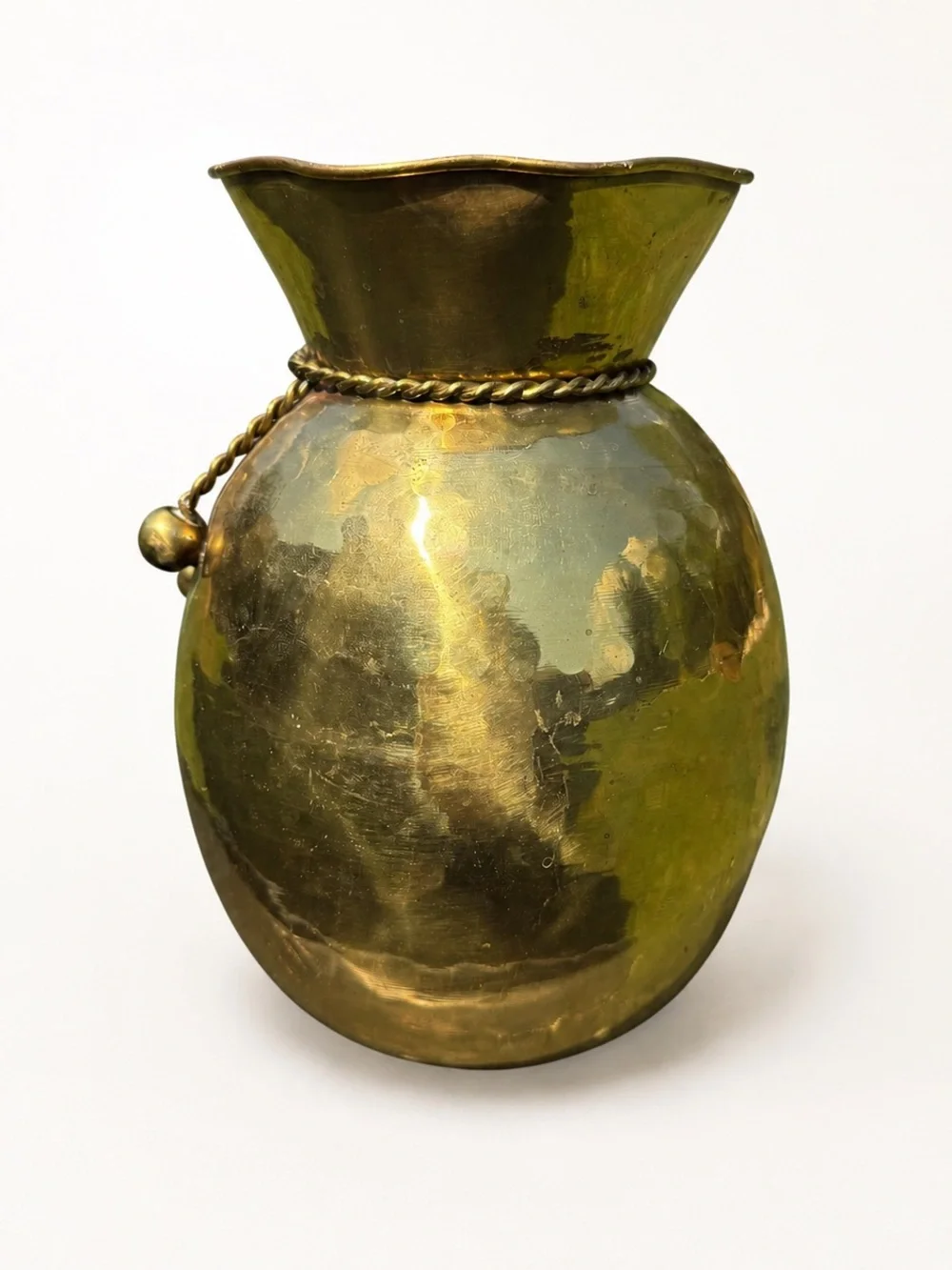 Vintage Brass Vase India 7.5” Twisted Rope Tassel Scalloped Rim Old World Decor